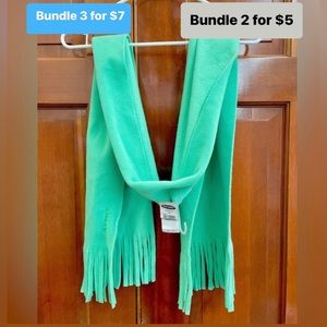 New With Tags Thick and Durable Green Old Navy Scarf